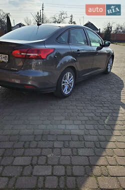 Седан Ford Focus 2015 в 