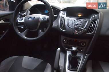 Хэтчбек Ford Focus 2013 в 