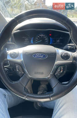 Хэтчбек Ford Focus 2013 в 