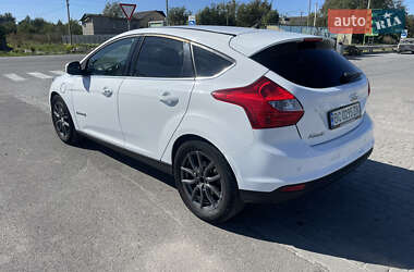 Хэтчбек Ford Focus 2013 в 