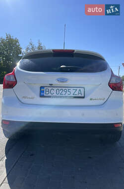 Хэтчбек Ford Focus 2013 в 