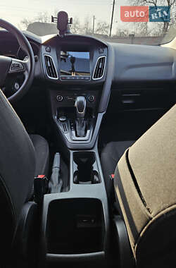 Седан Ford Focus 2015 в 