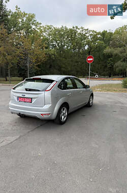 Хэтчбек Ford Focus 2010 в 