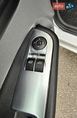 Хэтчбек Ford Focus 2010 в 