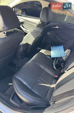 Седан Ford Focus 2013 в 