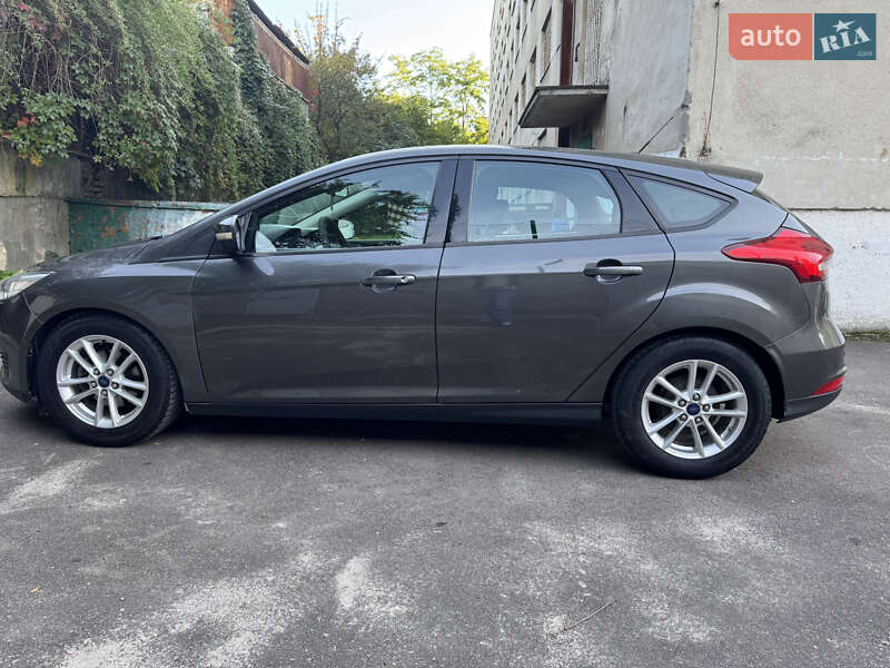 Хэтчбек Ford Focus 2015 в Львове