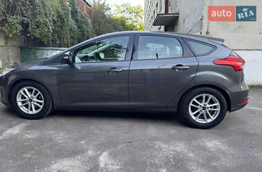 Хэтчбек Ford Focus 2015 в 