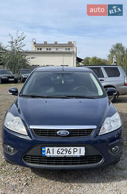Хэтчбек Ford Focus 2011 в 