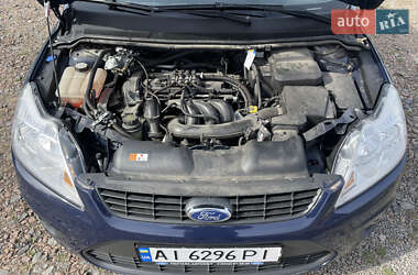 Хэтчбек Ford Focus 2011 в 