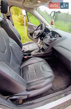 Седан Ford Focus 2015 в 