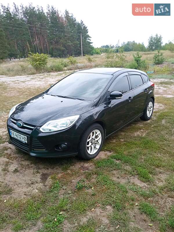 Хетчбек Ford Focus 2012 в 