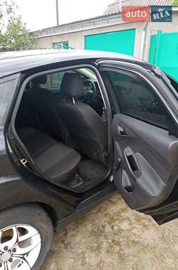 Хетчбек Ford Focus 2012 в 