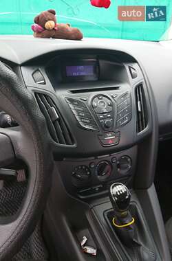 Хетчбек Ford Focus 2012 в 