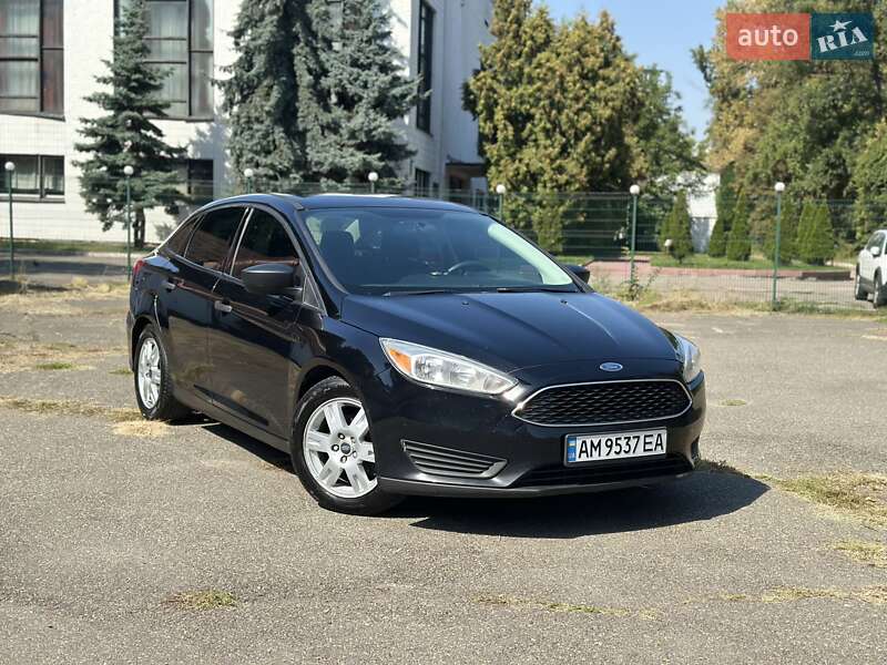 Седан Ford Focus 2015 в 