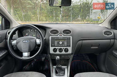 Хэтчбек Ford Focus 2006 в 