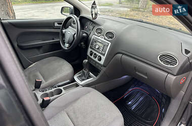 Хэтчбек Ford Focus 2006 в 