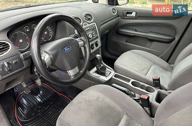 Хэтчбек Ford Focus 2006 в 