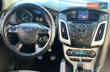 Седан Ford Focus 2012 в 