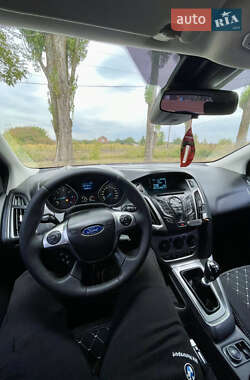 Универсал Ford Focus 2014 в 