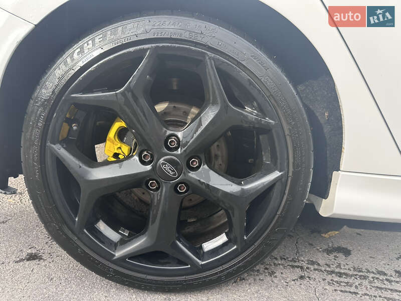 Хэтчбек Ford Focus 2016 в Харькове