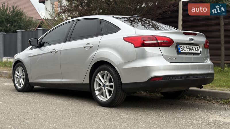 Седан Ford Focus 2017 в Киеве