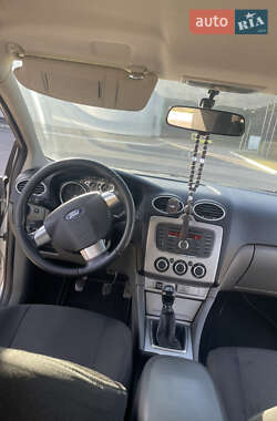 Седан Ford Focus 2010 в 