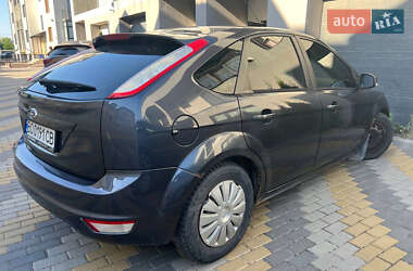 Хэтчбек Ford Focus 2011 в 