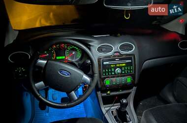 Хэтчбек Ford Focus 2006 в 