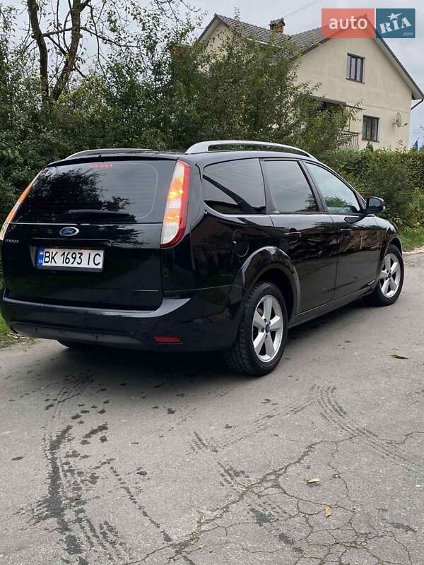 Універсал Ford Focus 2010 в Трускавці