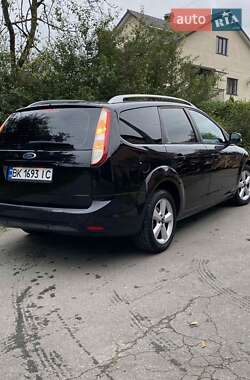 Универсал Ford Focus 2010 в 
