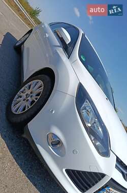 Хетчбек Ford Focus 2011 в 