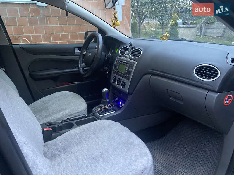 Универсал Ford Focus 2007 в Полонном