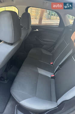 Хэтчбек Ford Focus 2013 в 