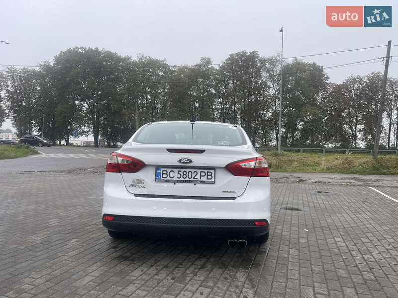 Седан Ford Focus 2013 в Стрию