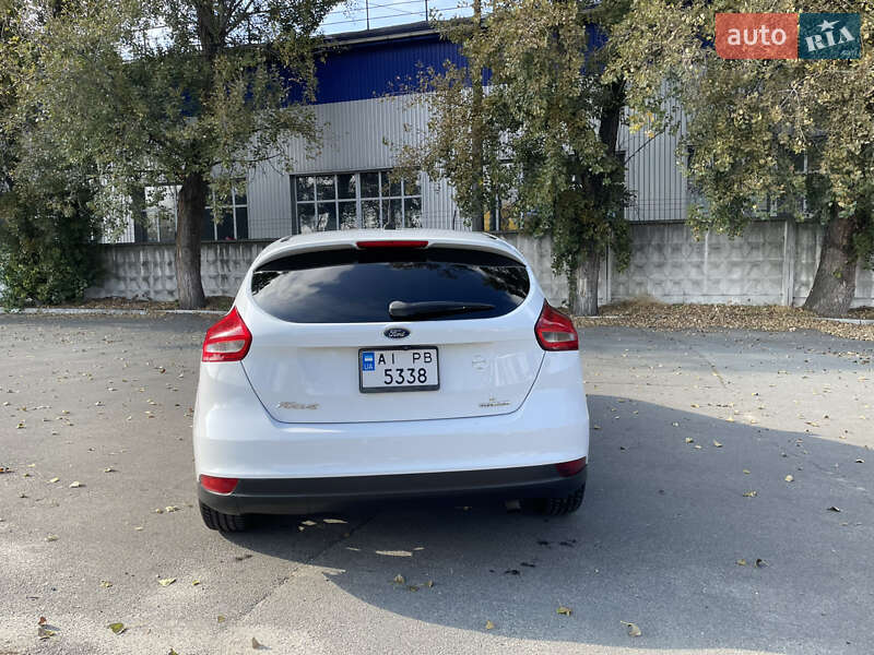 Хэтчбек Ford Focus 2015 в Киеве