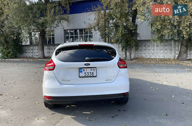 Хэтчбек Ford Focus 2015 в 