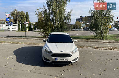 Хэтчбек Ford Focus 2015 в 
