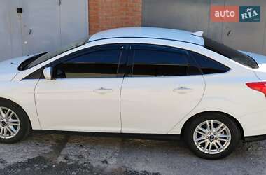 Седан Ford Focus 2012 в 
