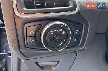 Хэтчбек Ford Focus 2012 в 