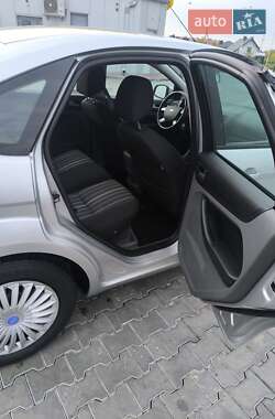 Хетчбек Ford Focus 2009 в 