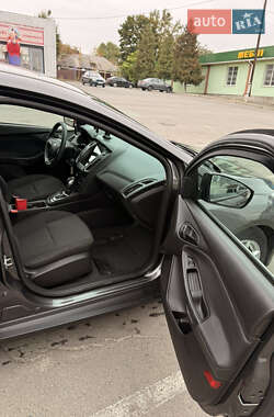 Седан Ford Focus 2015 в 