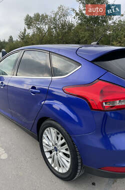 Хэтчбек Ford Focus 2015 в 