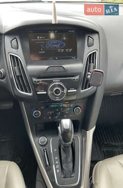 Хэтчбек Ford Focus 2015 в 