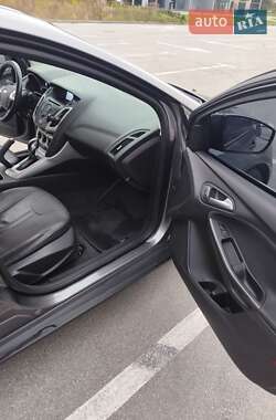 Хетчбек Ford Focus 2013 в 