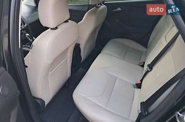 Хэтчбек Ford Focus 2015 в 