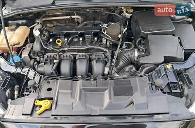 Хэтчбек Ford Focus 2015 в 