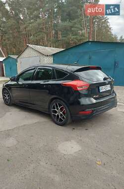 Хэтчбек Ford Focus 2015 в 