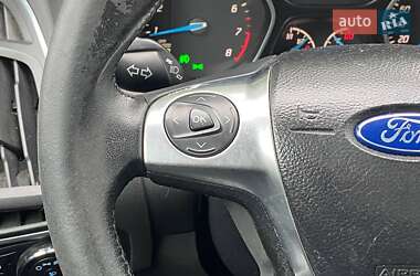 Хэтчбек Ford Focus 2013 в 