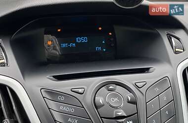 Хэтчбек Ford Focus 2013 в 