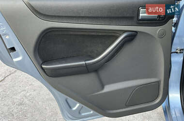 Хэтчбек Ford Focus 2007 в 